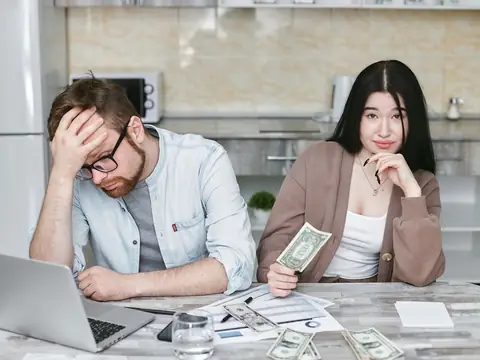 A Step-by-Step Guide to Overcoming Financial Trauma & Setting a Secure Financial Future
